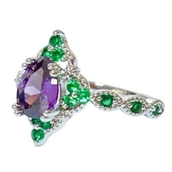 Pear Cut purple Sapphire & Emeralds Engagement Wedding Ring Set in Titanium - Picture 9 of 10